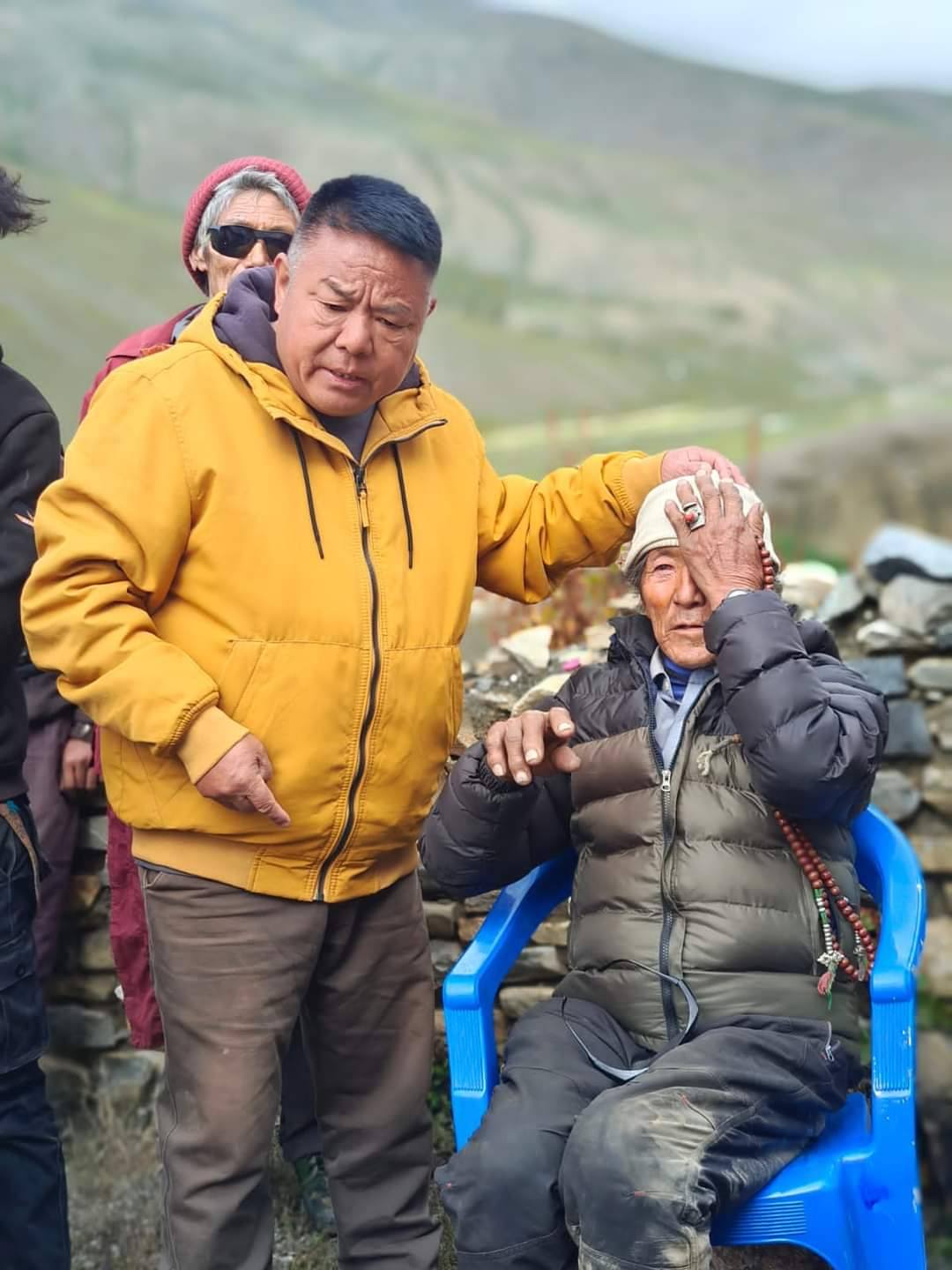 Trek and Treat volunteer working with a remote community in Nepal